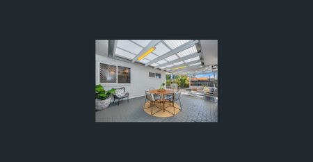 STUNNING AND SPACIOUS 4 BEDROOM HOME + INGROUND POOL - Photo 3