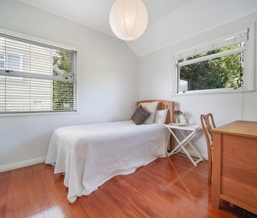 Picture-Perfect Orakei Cottage - Photo 4