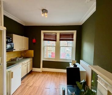 Room in a Shared House, Ravenscroft Road, W4 - Photo 6