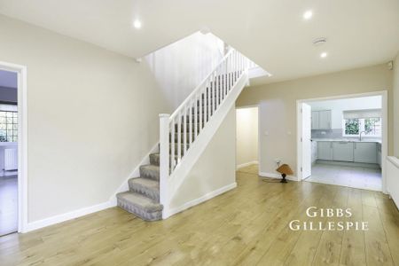 5 bedroom detached house to rent - Photo 3