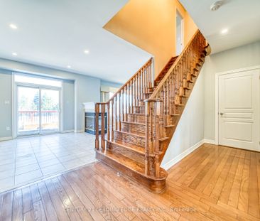 Detached Home For Lease | N8109694 - Photo 6