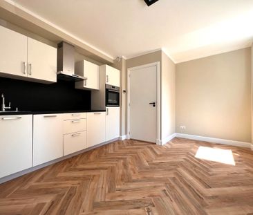 RECENT GERENOVEERD EN VOLLEDIG GEMEUBILEERD 2-KAMER APPARTEMENT OP ... - Photo 2