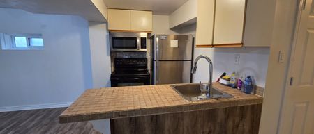 For Lease - 21 Fernbank Place, Whitby, Ontario - Photo 2
