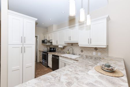 14 Emerald Common, St. Catharines (#7) - 2 Bedroom Townhouse - Photo 3
