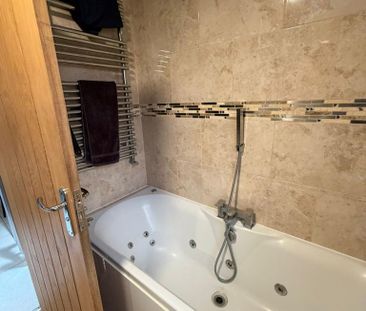 4 bedroom terraced house to rent - Photo 5