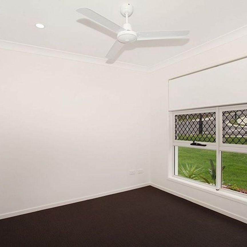 MODERN SPACIOUS DUPLEX IN ROSEMOUNT RISE - Photo 1