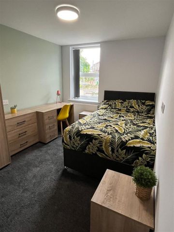 5 bedroom private hall to rent - Photo 4