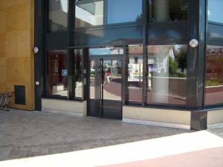 Location Appartement 3 pièces 81m² ANNECY 74000 - Photo 3