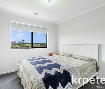 Near-New Home in the Popular Crownlea Estate - Photo 6