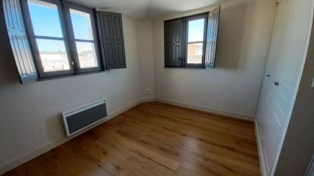 location Appartement T3 DE 61.67m² À NIMES - Photo 3