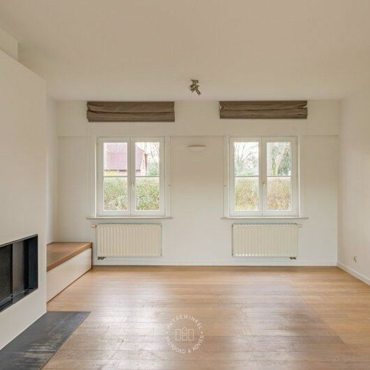 Charmante en ruime villa met tuin op wandelafstand van het dorpscentrum Sint-Martens-Latem - Photo 1