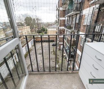 3 bedroom flat to rent - Photo 3