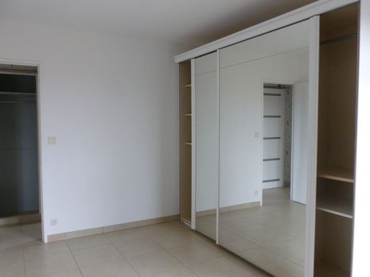 TINQUEUX – Appartement T3 de 75.43 m2 avec balcon et garage, disponible de suite. - Photo 1