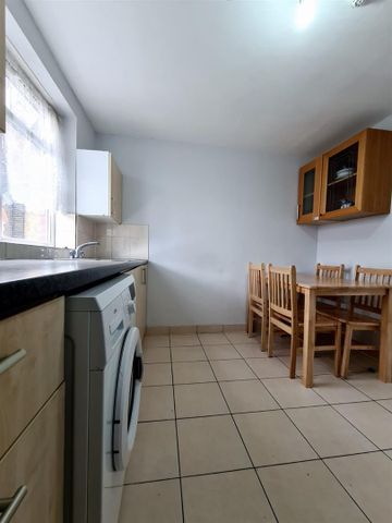 St. Barnabas House, St. Barnabas Road, Mitcham CR4, London - Photo 2