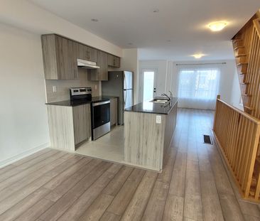 For Lease - 31 Fairlane Avenue, Barrie, Ontario - Photo 4