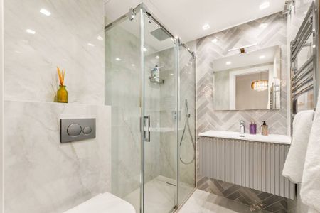 3 bedroom luxury Apartment for rent in The Golden Mile, Marbella, Andalusia - Photo 2