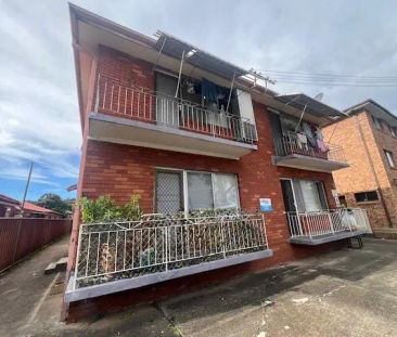 “1 Bedroom Unit in Popular Location !” - Photo 5