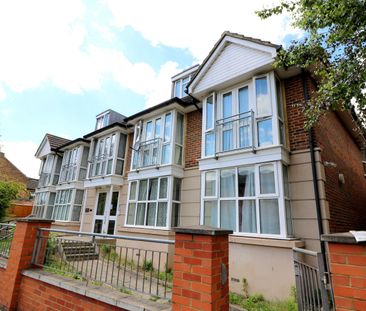Studio Flat, Hanworth Road, TW3 - Photo 6