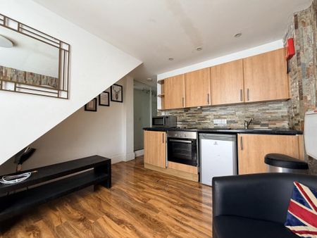 2 bedroom flat to rent - Photo 5