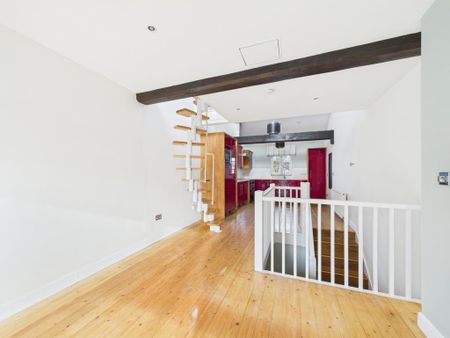 2 bedroom terraced house to rent - Photo 2