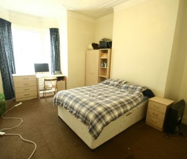 4 Bed - Chillingham Road, Heaton - Photo 2