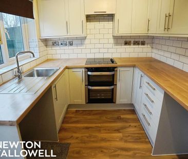 3 bedroom semi-detached house to rent - Photo 5