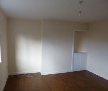 3 bedroom flat to rent - Photo 5