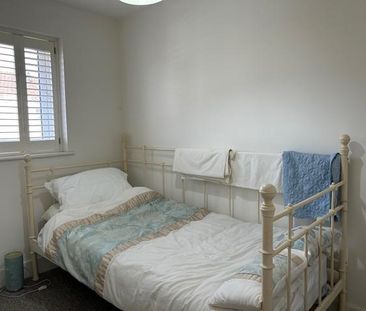 2 bedroom semi-detached house to rent - Photo 5