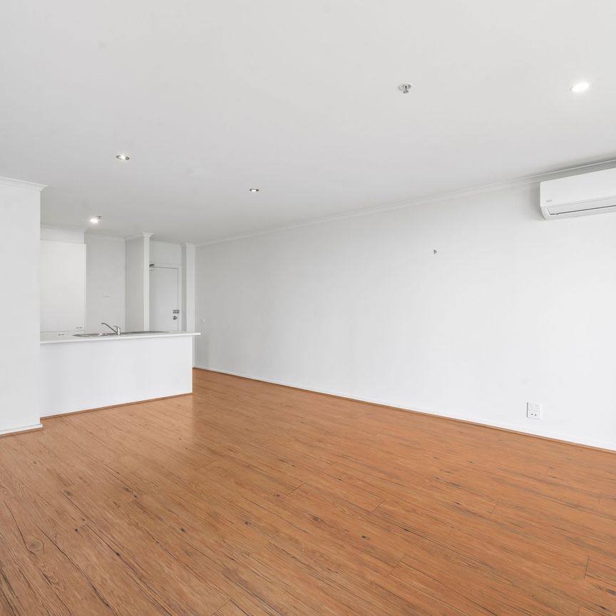 Modern And Spacious Three Bedrom Apartment In Southbank! - Photo 1