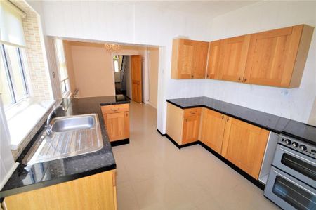 4 bedroom property to rent - Photo 3