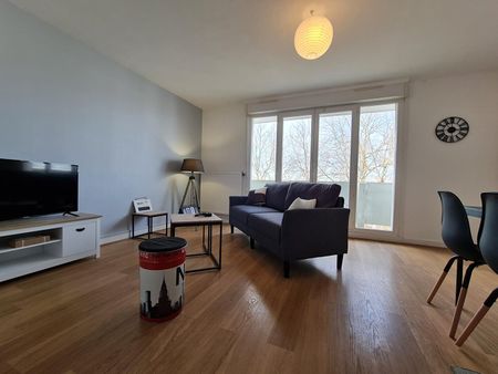 Location Appartement 5 pièces 83m² - Photo 3