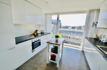 3 bedroom flat to rent - Photo 4