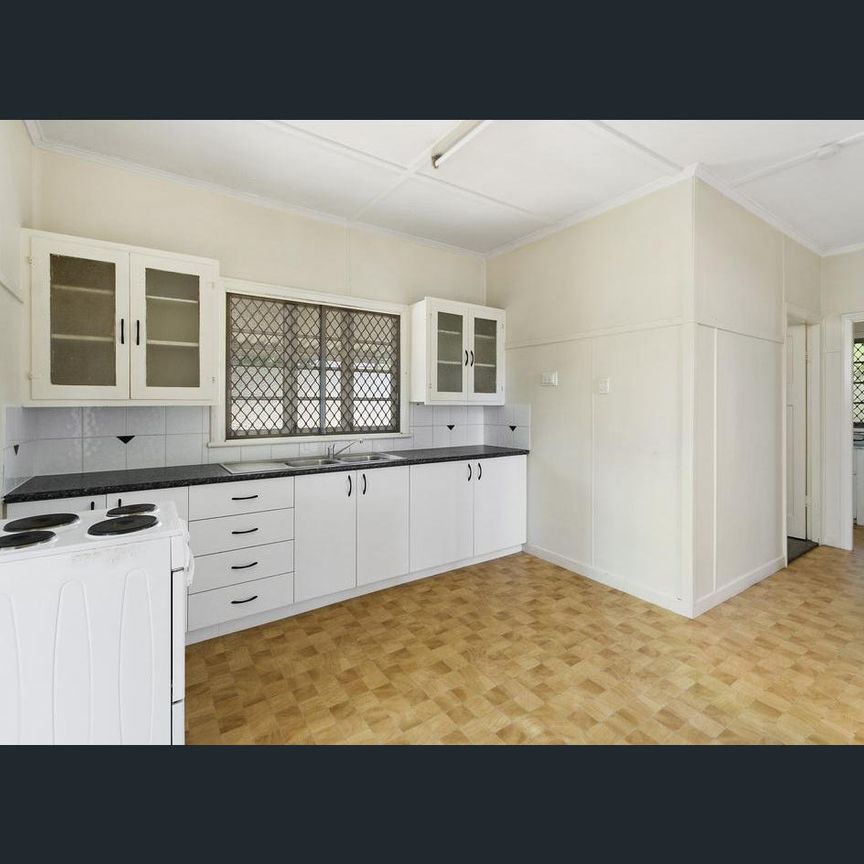 Neat and Complete 2 Bedroom Home - Photo 1