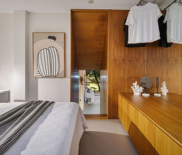 Treehouse-Style Haven With Leafy Outlook. - Photo 5