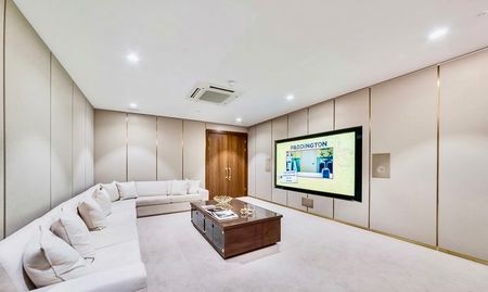 2 Bed Flat, Charles Clowes Walk, SW11 - Photo 3