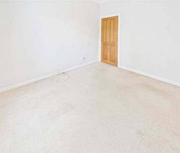 Price £1,050 pcm - Available Now - Unfurnished - Photo 2