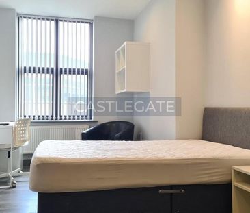 1 bedroom in a flat share to rent - Photo 5