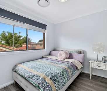 Beautifully presented townhouse - Photo 2