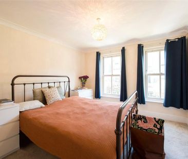 4 bedroom terraced house to rent - Photo 2