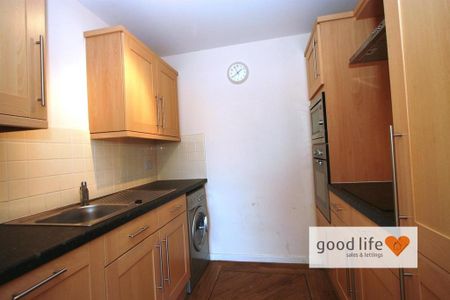 2 bedroom flat to rent - Photo 4