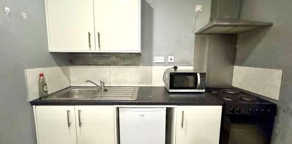 Heston Road, Hounslow, TW5 - Photo 2