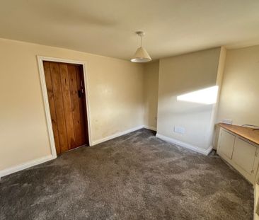 Smithy Bank, Alton - Photo 3