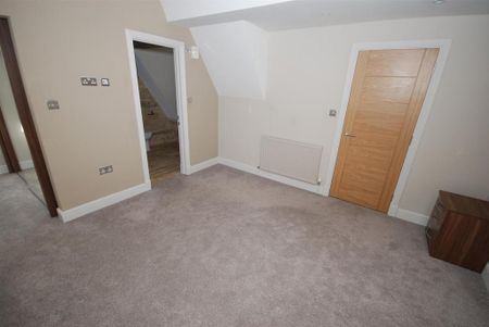 3 bedroom apartment to rent - Photo 4