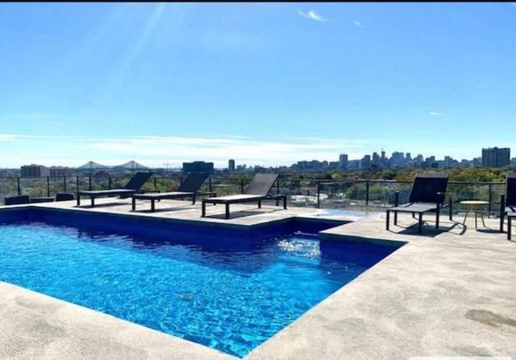 condo moderne avec balcon 3 1/2, tout équipé, pièce dressing, vide ou meublé, piscine, terrasse, barbecue, transports - Photo 1