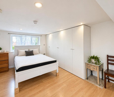 5 bedroom semi-detached house to rent - Photo 4