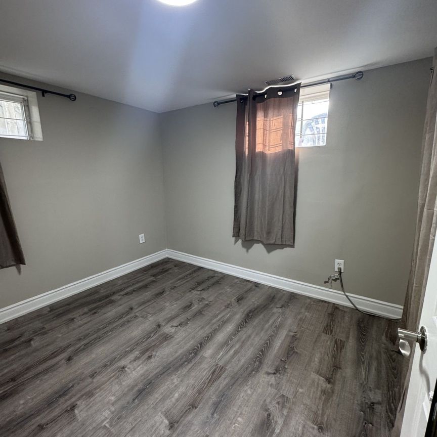For Lease - 20 Robinson Avenue Unit# 3 Bsmt, Toronto, Ontario - Photo 1