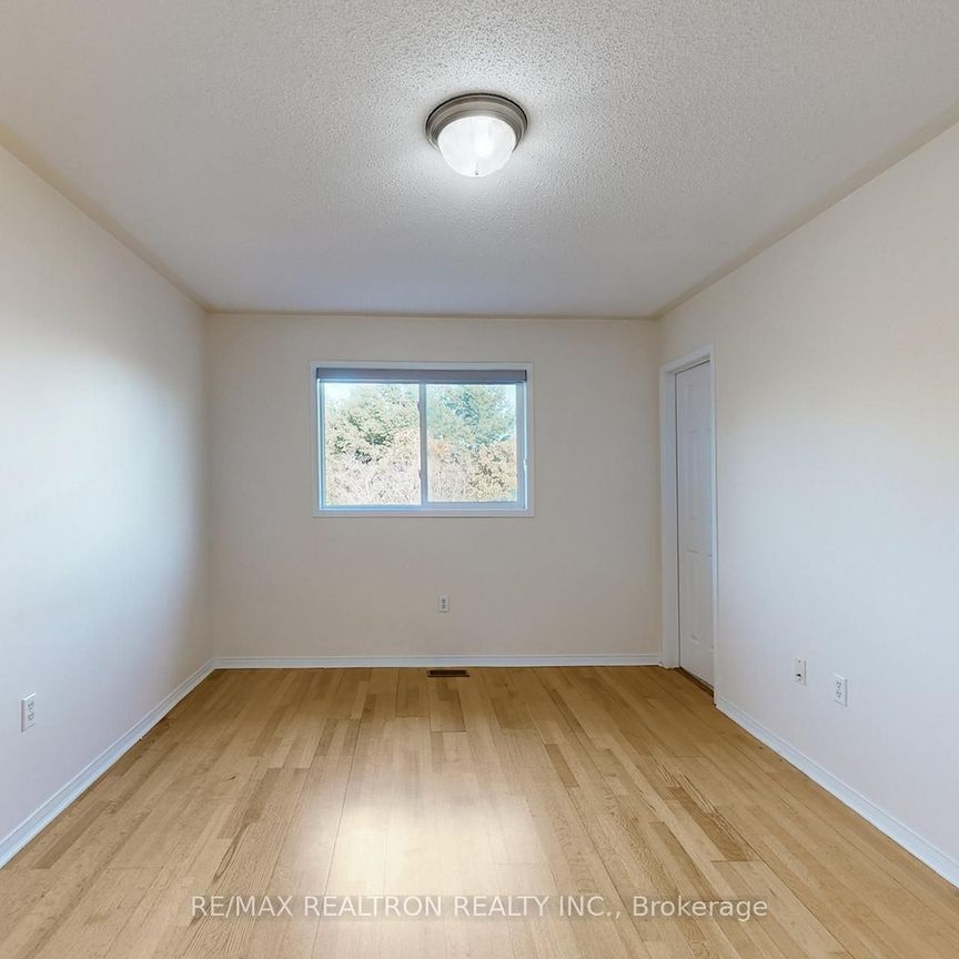 For Lease - 427 Ravineview Way, Oakville, Ontario - Photo 1