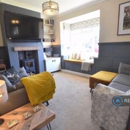 3 bedroom semi-detached house to rent - Photo 1