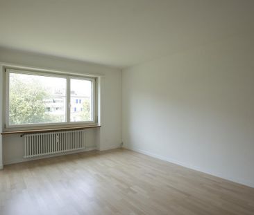 Helle Wohnung mit Balkon - Photo 2