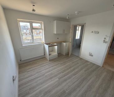 Studio Flat, Silecroft Road, LU2 - Photo 2